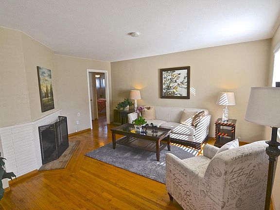 5th image of 4057 Moreland Way