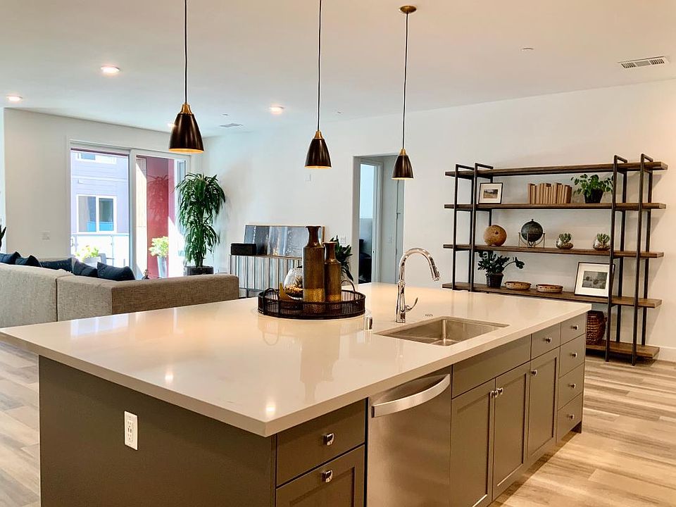 Toll Brothers Chancery Lane at Metro Crossing 9 ft. Grand Kitchen Island