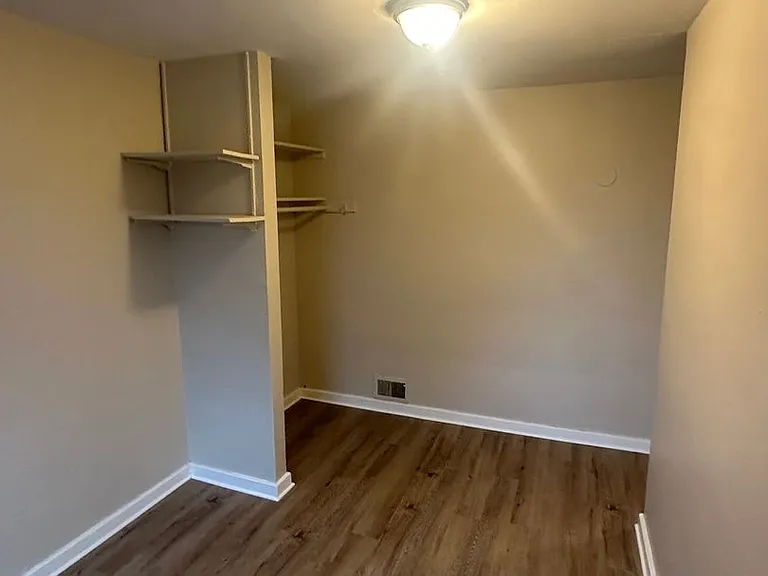 40-50 Lardner Ct — Photo 10