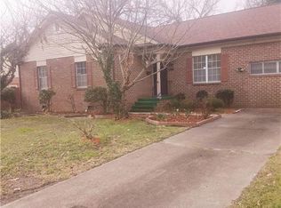 6825 E Tanners Creek Dr, Norfolk, VA 23513