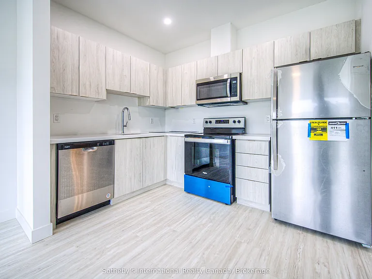 408 Dundas St S #302 — Photo 6