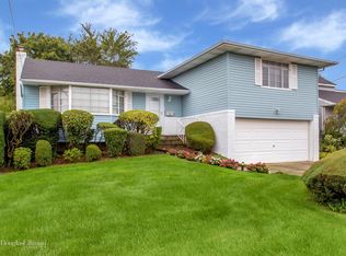 41 Norwood Rd, Massapequa, NY 11758