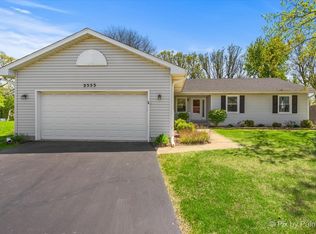 2553 Penn Blvd, Lindenhurst, IL 60046