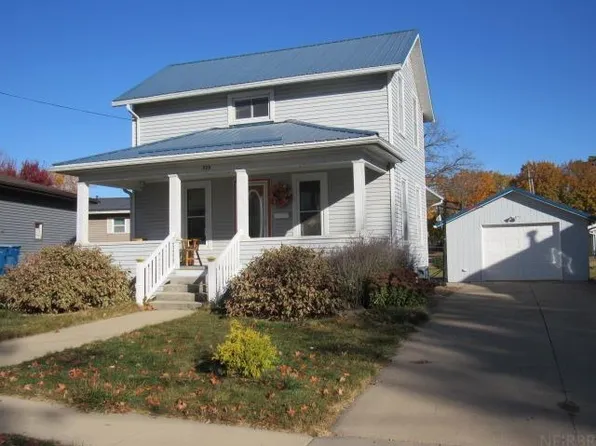309 E Cherry St, Monticello, IA 52310