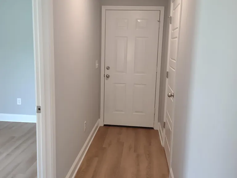 599 Westfield Dr — Photo 16