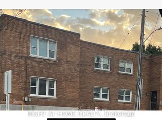 55 S Glendale Ave #3, Ottawa, ON K1S 1W3