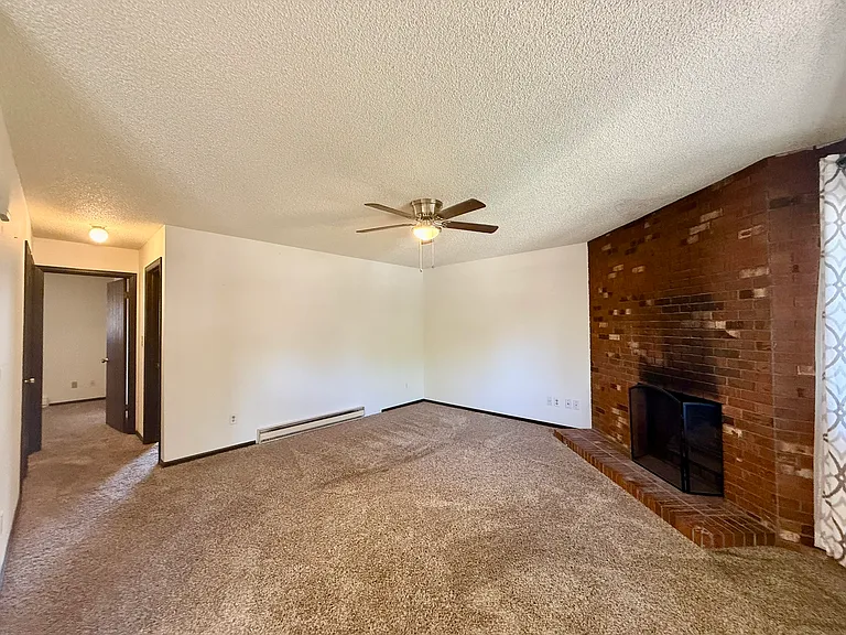 114 Juniper Pl #D — Photo 9