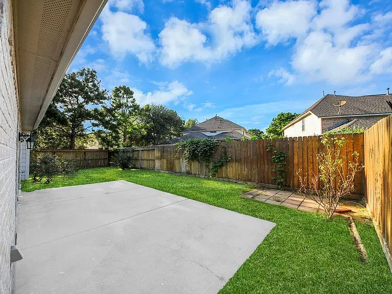 24822 Diamond Run Ct — Photo 40
