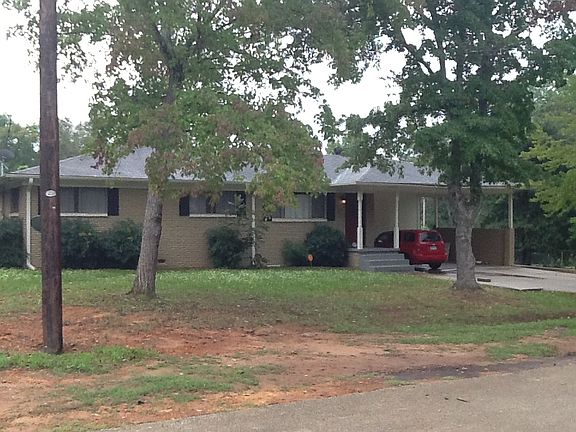3rd image of 800 Bonnita St