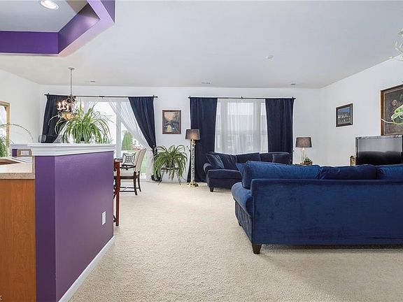 2nd image of 9477 Berkshire Ct