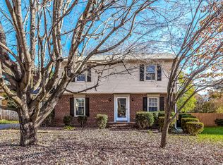11 Wildberry Ct, Greensboro, NC 27409