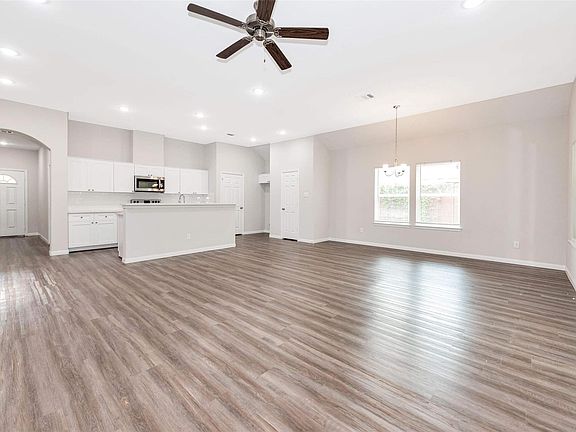 2nd image of 1206 Denison