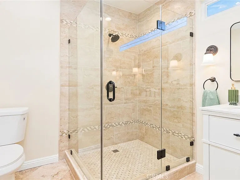 1027 S Malgren Ave — Photo 18
