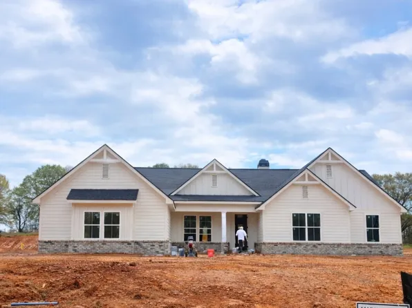 131 Maney Dr, Statham, GA 30666