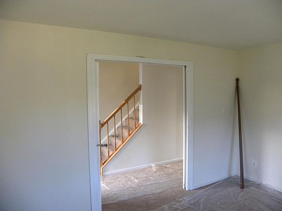 4th image of 111 Abby Ln