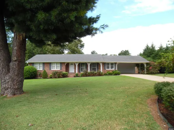 1006 Robinhood Dr, Union City, TN 38261