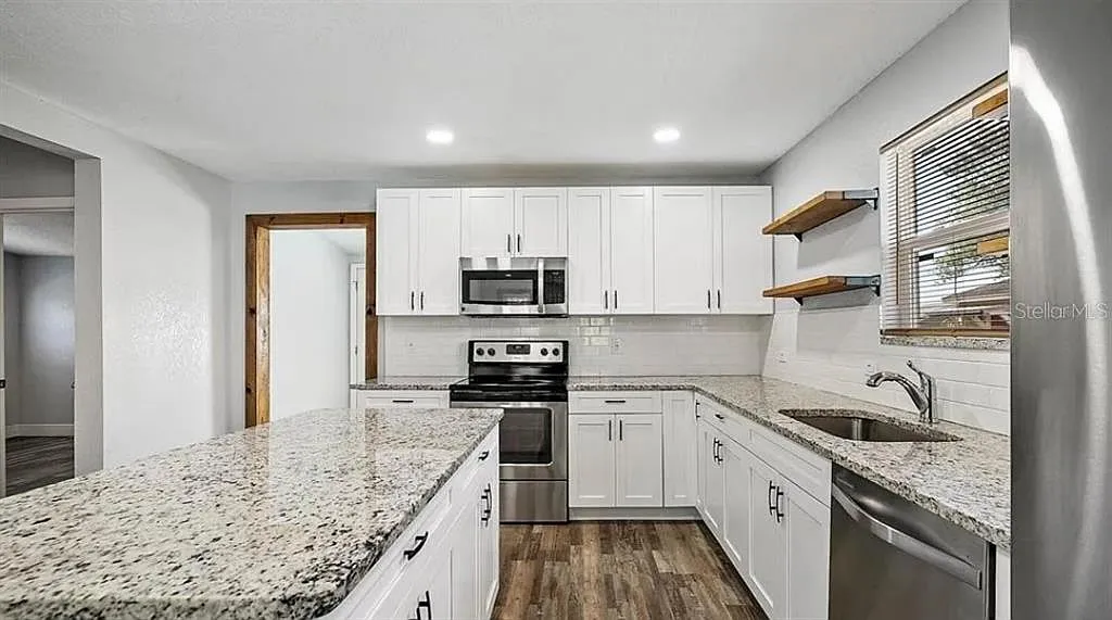 1 bed, 1.0 bath, 432 sqft, $2,995 — Photo 3