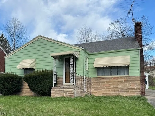 565 6th St, Campbell, OH 44405