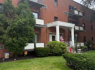 175 N Vine St APT 3F, Hazleton, PA 18201
