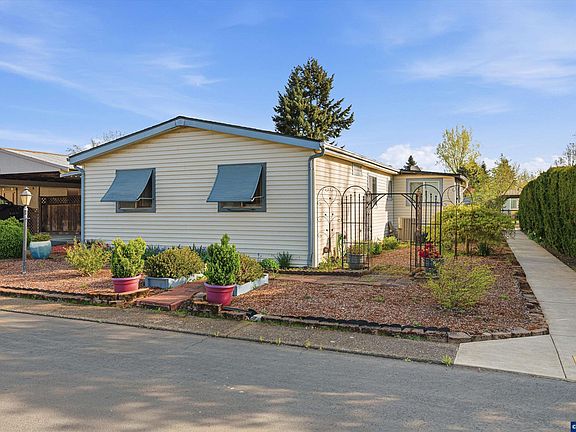 2nd image of 450 SE Lacreole Dr Unit 128