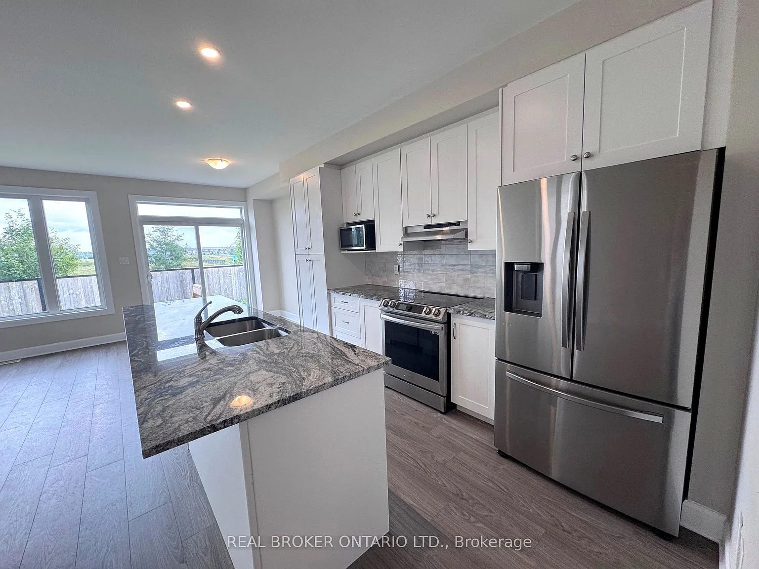 4 bed, $2,900 — Photo 3