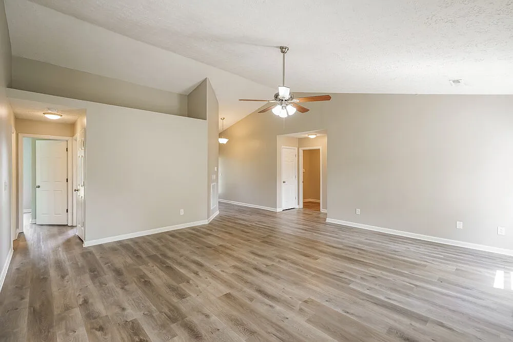 3 bed, 2.0 bath, 1473 sqft, $2,115 — Photo 4