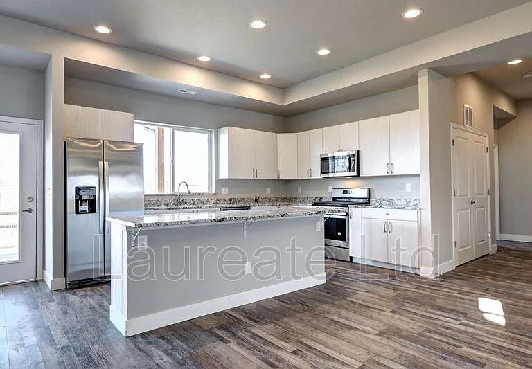 1433 S Kenton St — Photo 6