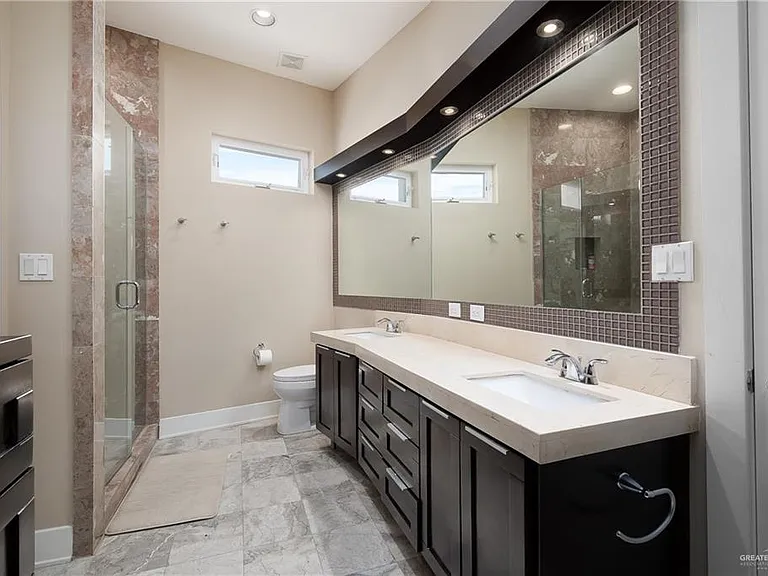 2210 S 49th Ln — Photo 17