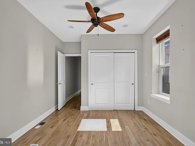 2336 W Thompson St — Photo 14