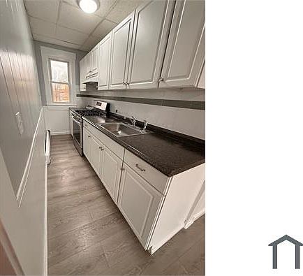 2nd image of 61 1/2 Lowell St Floor 3