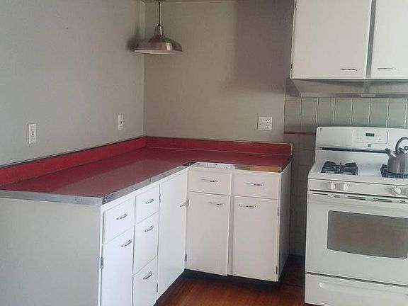 2nd image of 407 Norwood Ave APT 1
