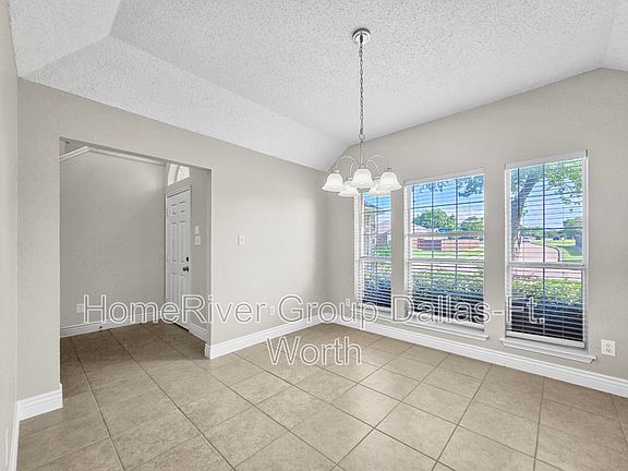 5th image of 2215 Green Mere Dr