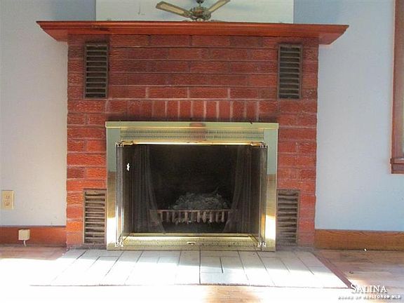 3rd image of 521 W Jewell Ave