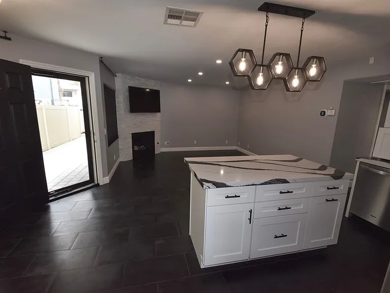 215 Elm Ave — Photo 5