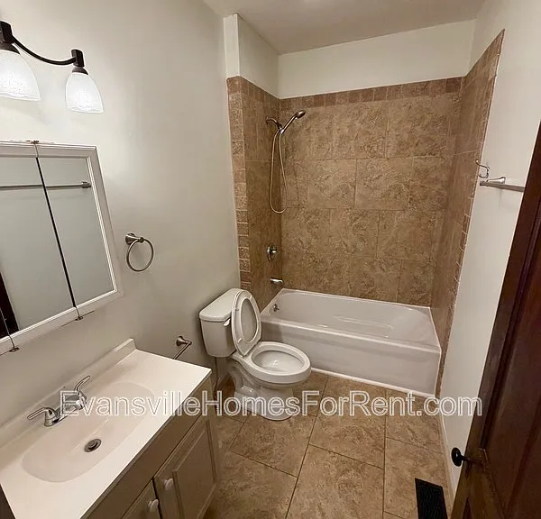 924 SE 6th St #A — Photo 8