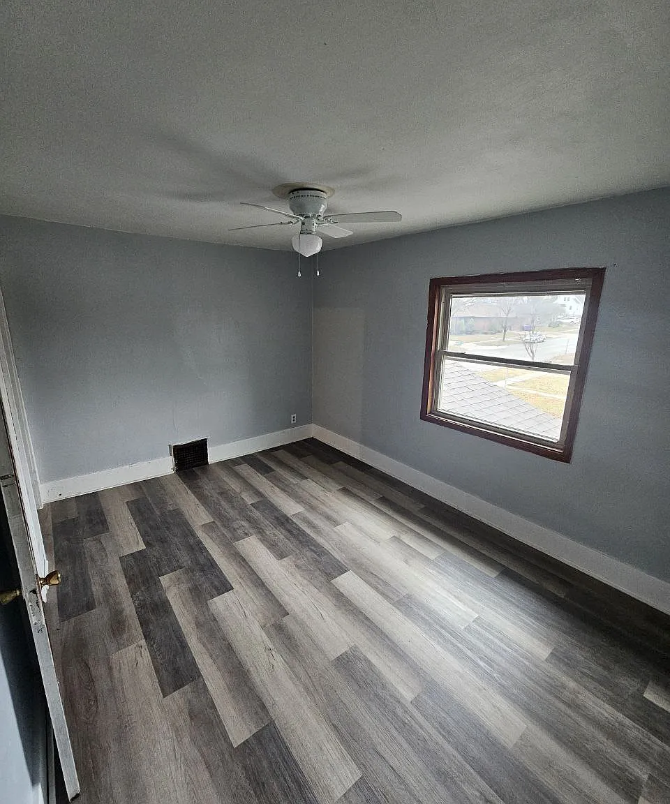 1 bed, 2240 sqft, $675 — Photo 2