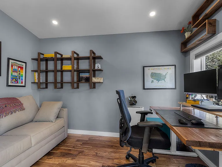 2807 NE Lotno Dr — Photo 17