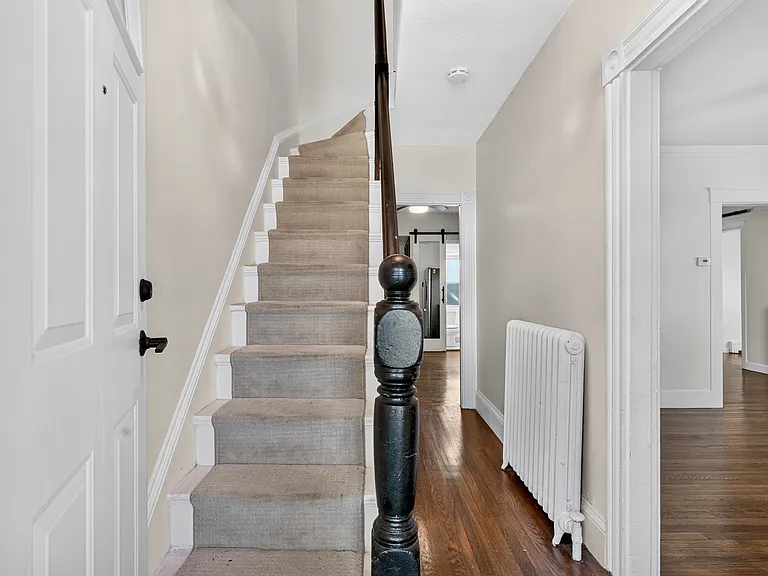 53 Henderson St — Photo 24
