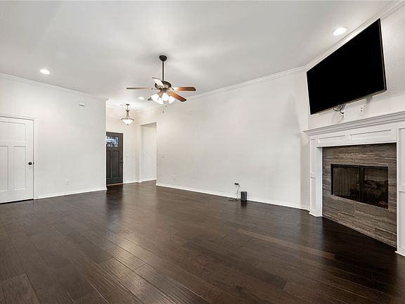 5th image of 705 Sedgwick Dr