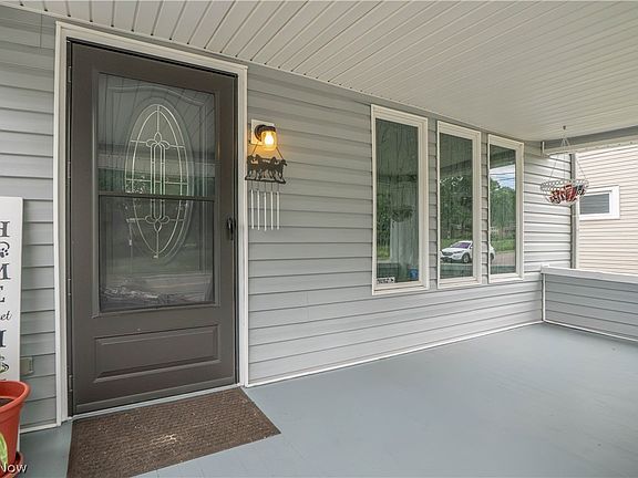 3rd image of 2116 Newton St