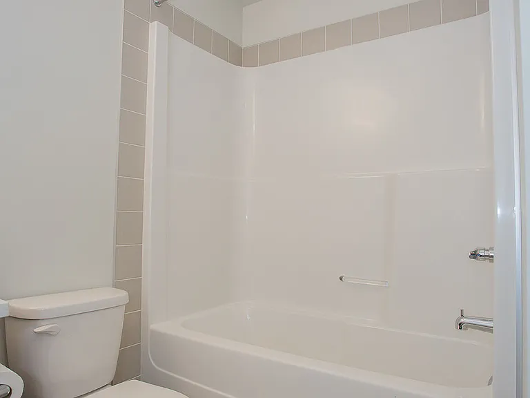 588 Griesbach Parade NW — Photo 16