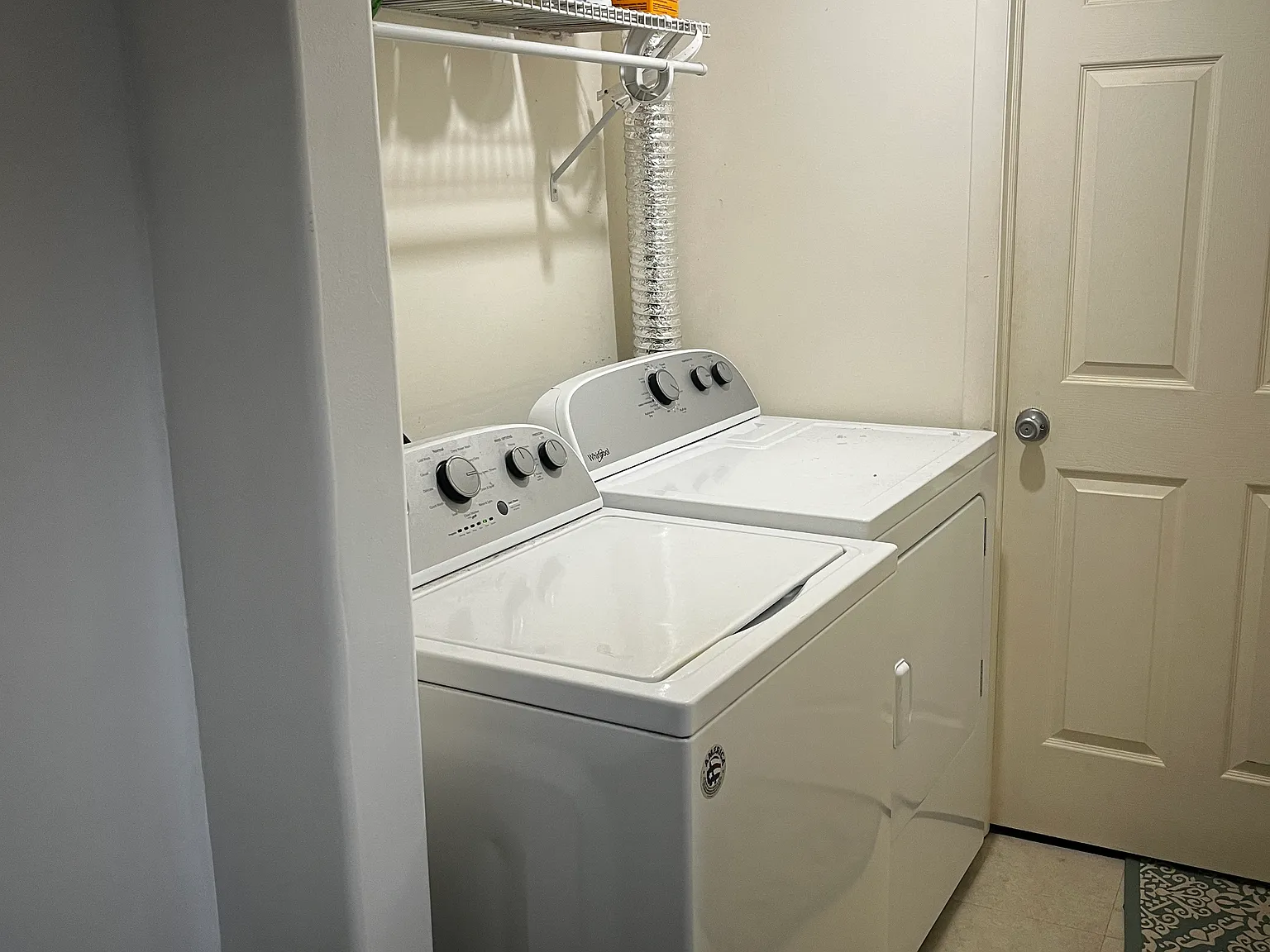 2 bed, 2200 sqft, $1,400 — Photo 4