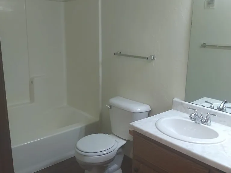 2833 University Ave — Photo 15