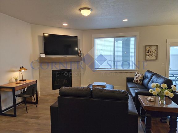 5th image of 11844 W Piazza St