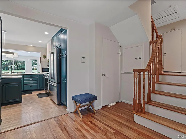 97 Hanson Ln — Photo 4