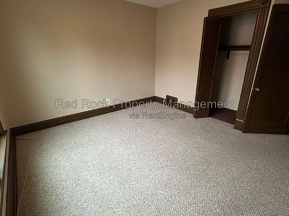 5th image of 838 E Centerway St