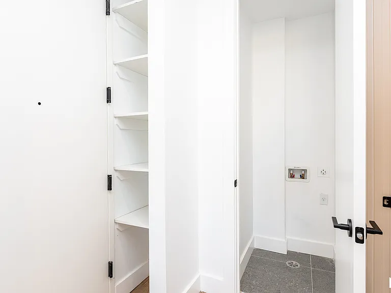 228 N 7th St #404 — Photo 4
