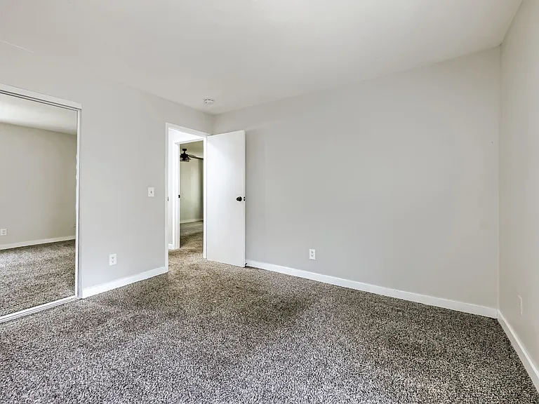 1050 S Monaco Pkwy #145 — Photo 13