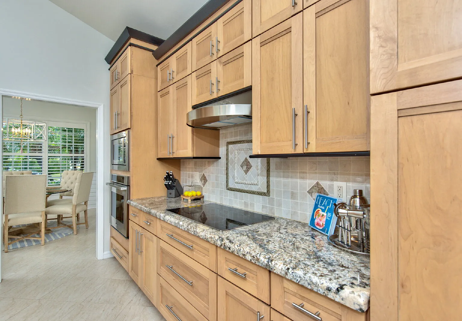 3 bed, 3.0 bath, 2273 sqft, $18,000 — Photo 2