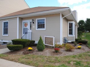 12F The Hamlet, Enfield, CT 06082